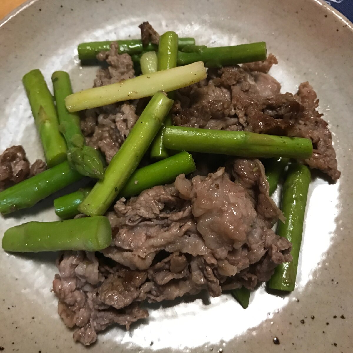牛肉とアスパラのレモンガーリック炒め レシピ 作り方 By ボンド子 楽天レシピ